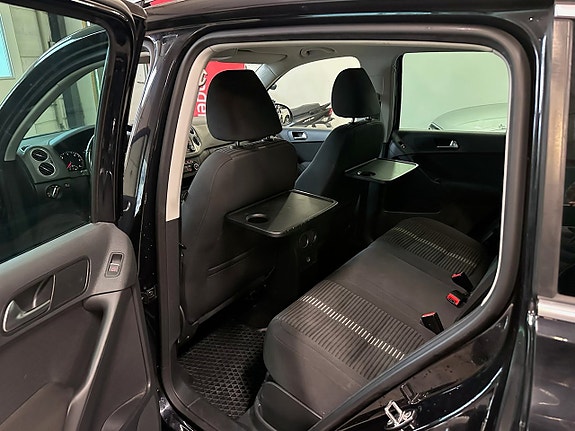Volkswagen Tiguan 6 of 9