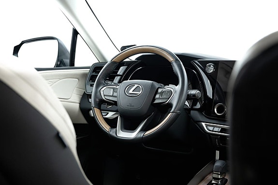 Lexus RX450h 13 of 26