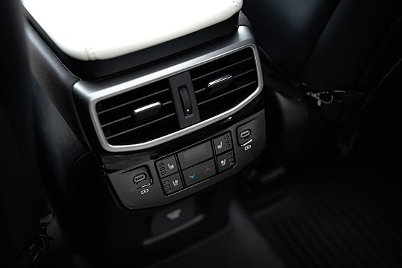 Lexus RX450h 23 of 26