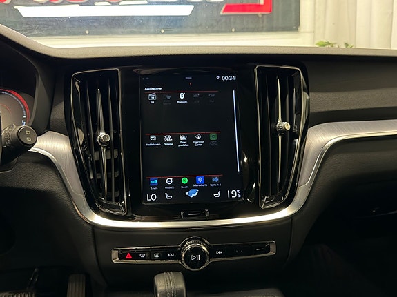 Volvo V60 13 of 29