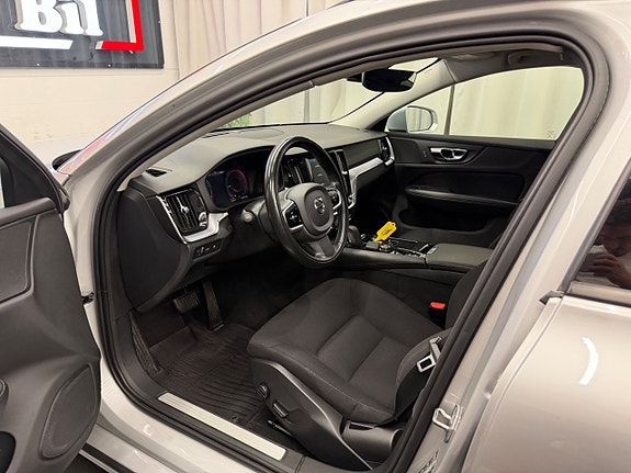 Volvo V60 17 of 29