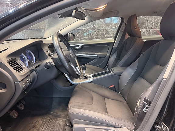 Volvo V60 13 of 20