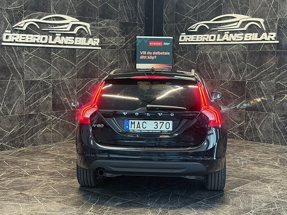 Volvo V60 2 of 20