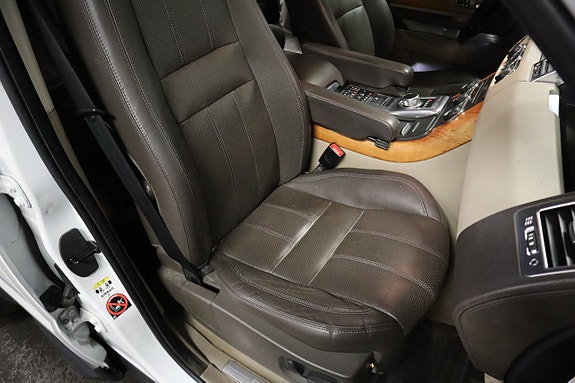 Land Rover Range Rover Sport 18 of 30