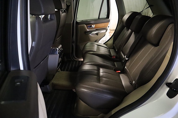 Land Rover Range Rover Sport 21 of 30