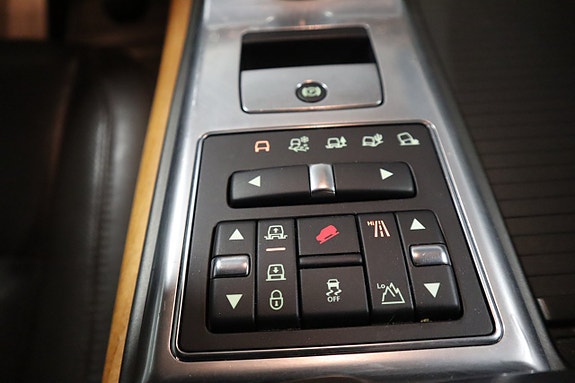 Land Rover Range Rover Sport 23 of 30