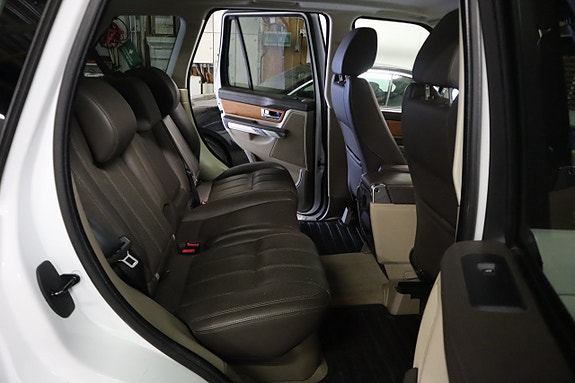 Land Rover Range Rover Sport 20 of 30