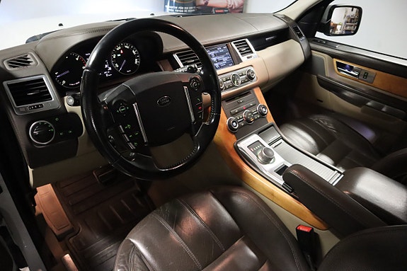 Land Rover Range Rover Sport 10 of 30