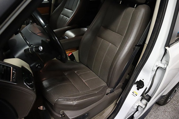 Land Rover Range Rover Sport 12 of 30