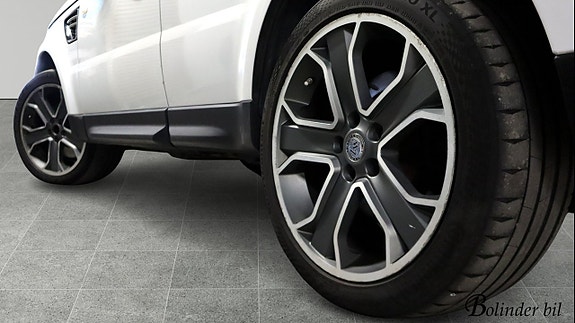 Land Rover Range Rover Sport 7 of 30