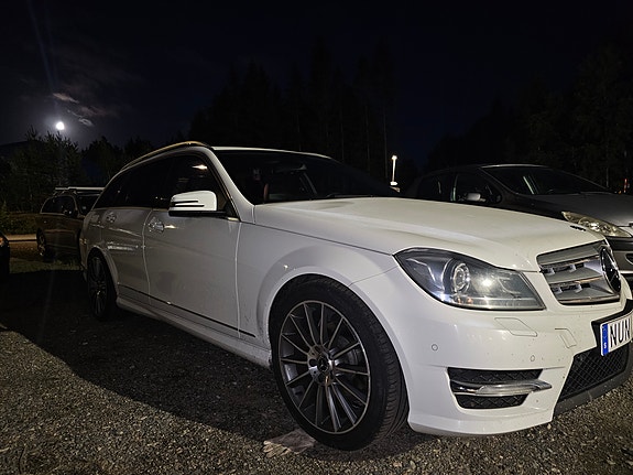 Mercedes-Benz C220 6 of 13