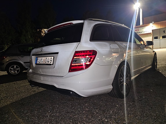 Mercedes-Benz C220 5 of 13