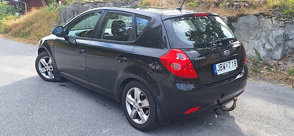 Kia Ceed 3 of 8