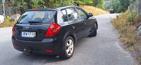 Kia Ceed 4 of 8