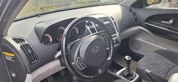 Kia Ceed 8 of 8