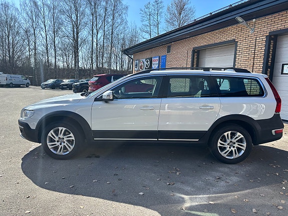 Volvo XC70 2 of 24