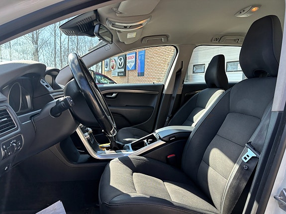 Volvo XC70 12 of 24