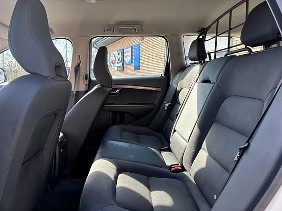 Volvo XC70 13 of 24