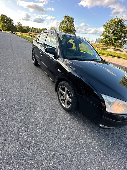 Ford Mondeo 2 of 4