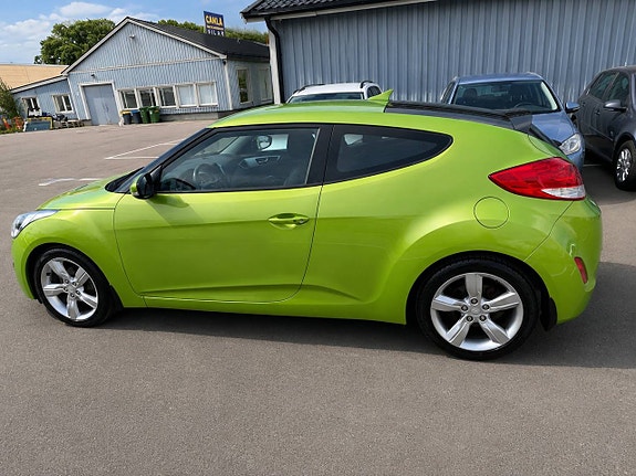 Hyundai Veloster 8 of 17