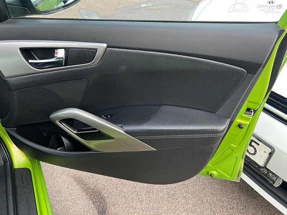 Hyundai Veloster 14 of 17