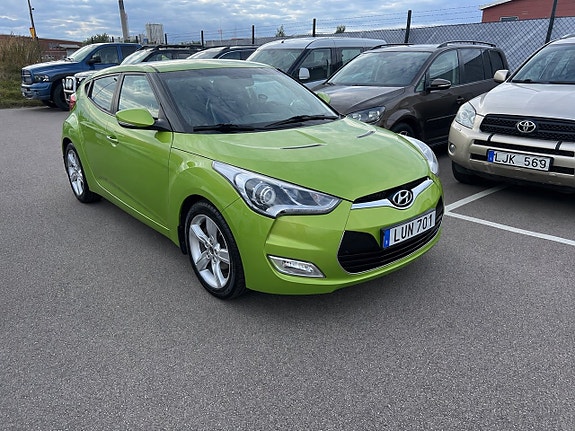 Hyundai Veloster 3 of 17