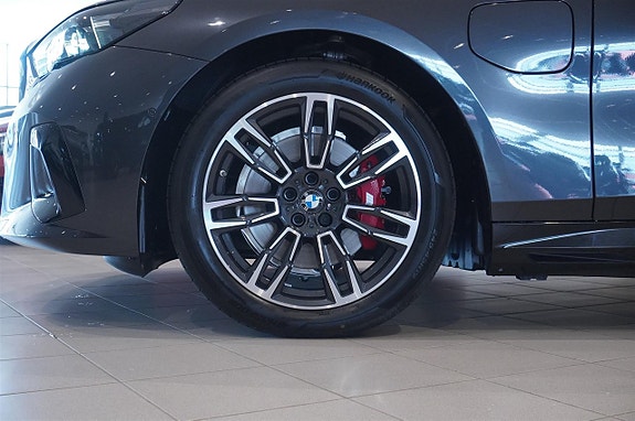 BMW 530e 12 of 12