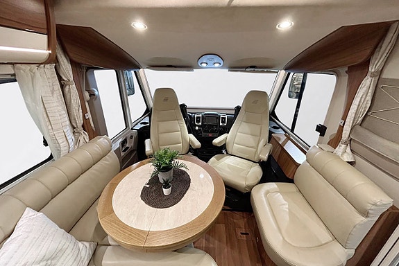 Hymer B 704 PREMIUMLINE -HYDRAULISKA STÖDBEN - 177hk - AUTOMAT - ALDE - SKINN - Cykelställ Garage - LÅNGBÄDDAR 6 of 30