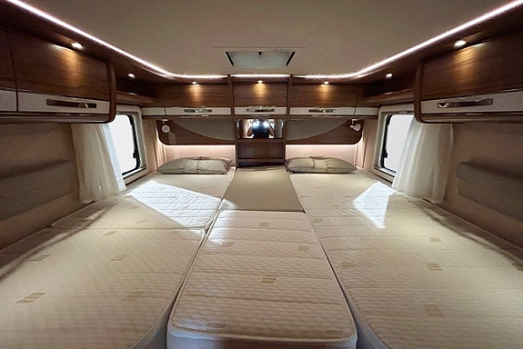 Hymer B 704 PREMIUMLINE -HYDRAULISKA STÖDBEN - 177hk - AUTOMAT - ALDE - SKINN - Cykelställ Garage - LÅNGBÄDDAR 27 of 30