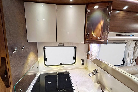 Hymer B 704 PREMIUMLINE -HYDRAULISKA STÖDBEN - 177hk - AUTOMAT - ALDE - SKINN - Cykelställ Garage - LÅNGBÄDDAR 17 of 30