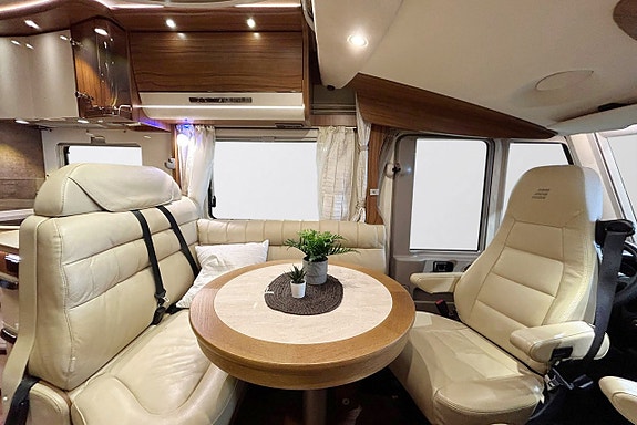 Hymer B 704 PREMIUMLINE -HYDRAULISKA STÖDBEN - 177hk - AUTOMAT - ALDE - SKINN - Cykelställ Garage - LÅNGBÄDDAR 10 of 30