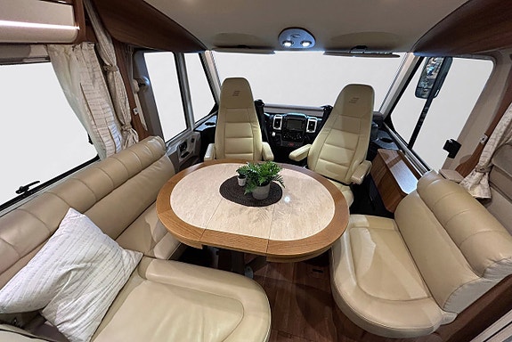 Hymer B 704 PREMIUMLINE -HYDRAULISKA STÖDBEN - 177hk - AUTOMAT - ALDE - SKINN - Cykelställ Garage - LÅNGBÄDDAR 5 of 30