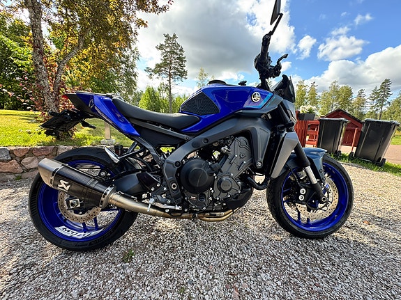 Yamaha MT-09 2 of 22