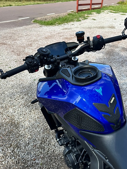 Yamaha MT-09 4 of 22