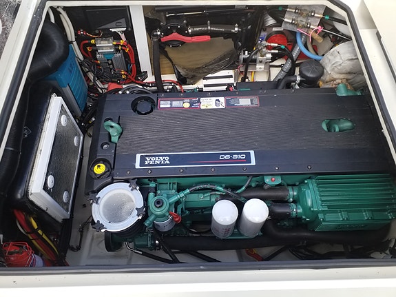 Targa 27.1 7 of 8
