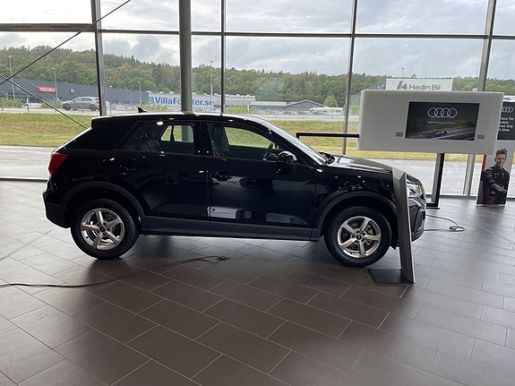 Audi Q2 2 of 4