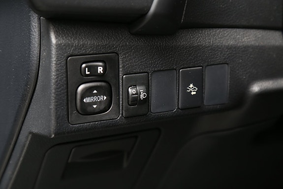 Toyota Auris 12 of 23