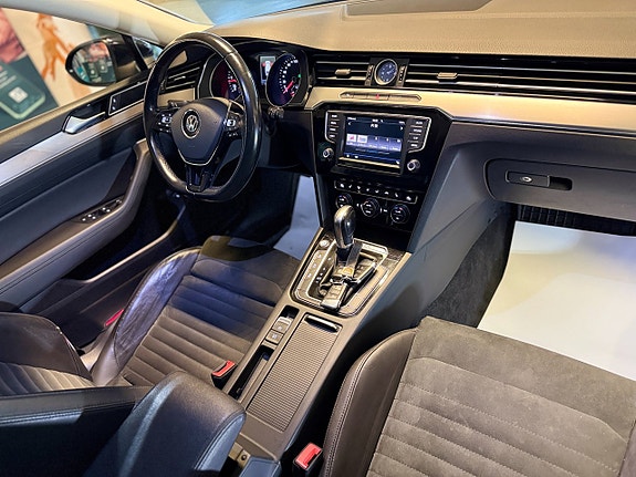 Volkswagen Passat 10 of 15