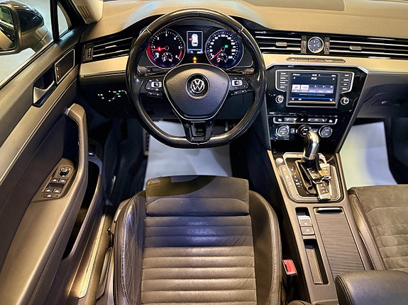 Volkswagen Passat 11 of 15