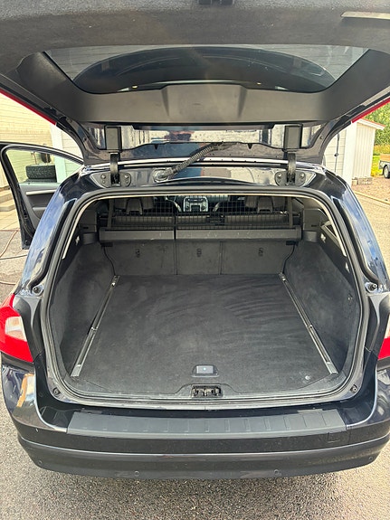 Volvo V70 8 of 11