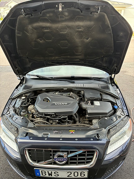 Volvo V70 7 of 11