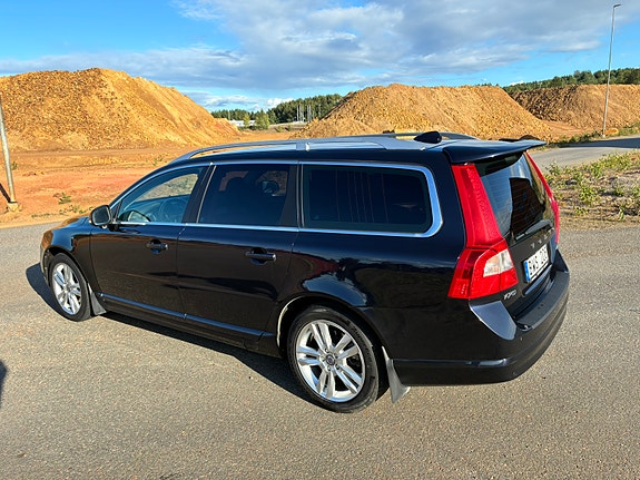 Volvo V70 4 of 11