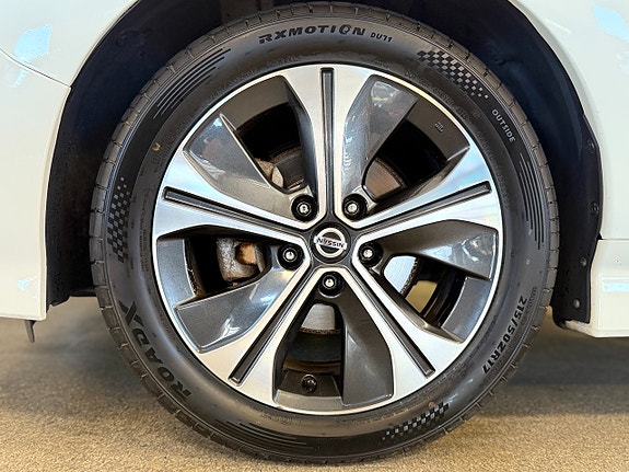 Nissan Leaf 16 of 16
