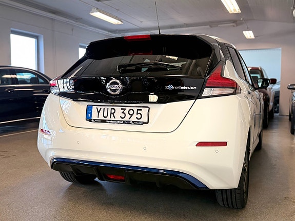Nissan Leaf 10 of 16