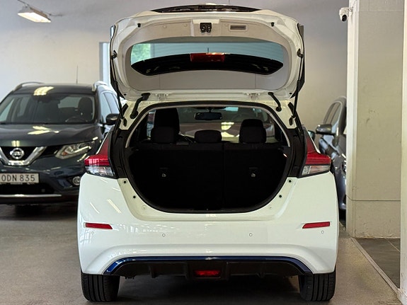 Nissan Leaf 9 of 16