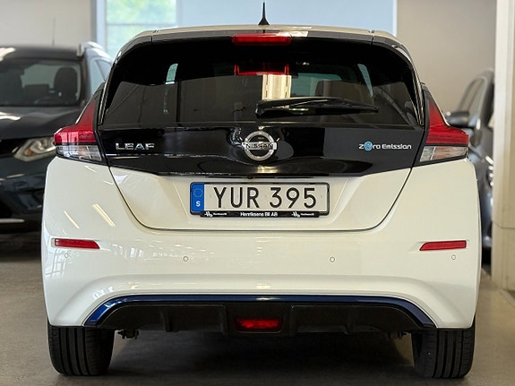 Nissan Leaf 8 of 16