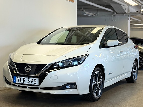 Nissan Leaf 3 of 16
