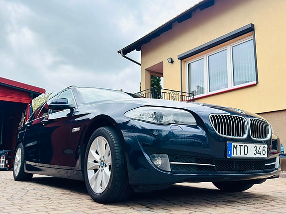 BMW 520d 2 of 15