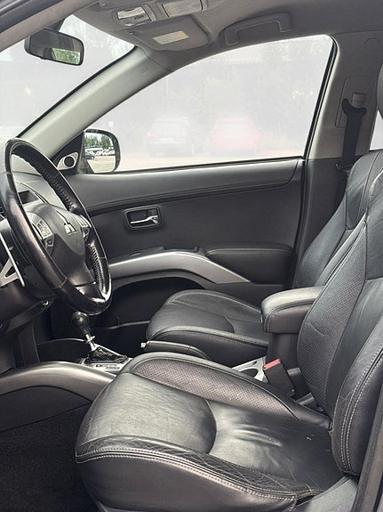 Mitsubishi Outlander 8 of 13