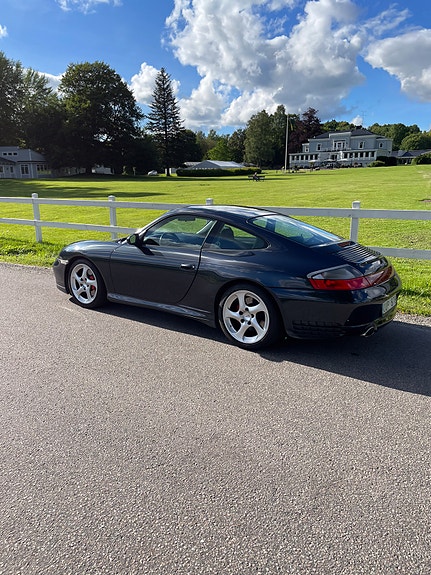 Porsche 911 Carrera 4S 5 of 5